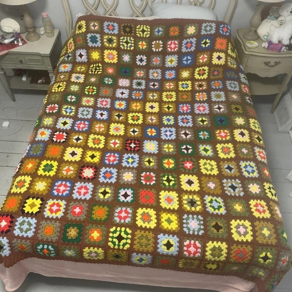Vintage Handmade CROCHETED BLANKET AFGHAN LARGE BOHO GRANNY Squares 81